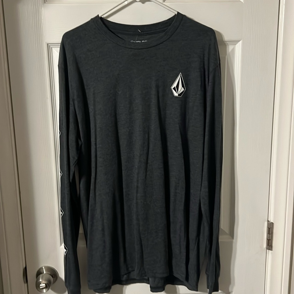 Volcom
Long sleeve cotton tee
Size XL
